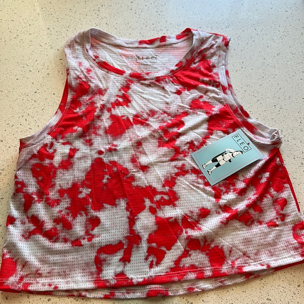 Fleo crop muscle tank